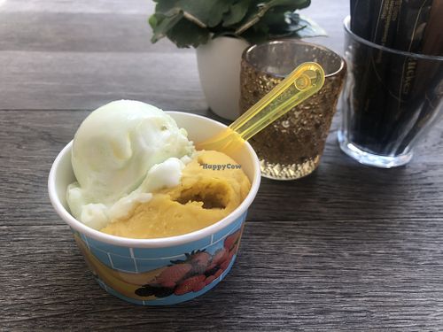 Eis Limette und Mango / lime and mango ice cream  at Remise in Pielenhofen