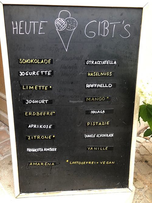 Eis Tageskarte, vegan: Limette, Mango, Zitrone / daily ice cream menu, vegan are lime, mango and lemon  at Remise in Pielenhofen