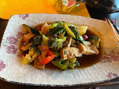Gebratenes Gemüse mit Tofu und Reis  at Sushi & Nem in Engen