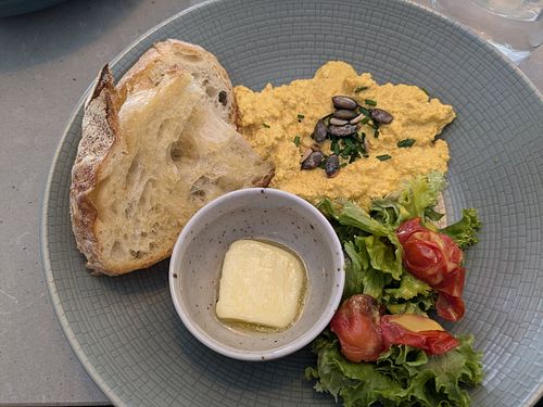 Scrambled tofu at Venue - Dusni in Prague