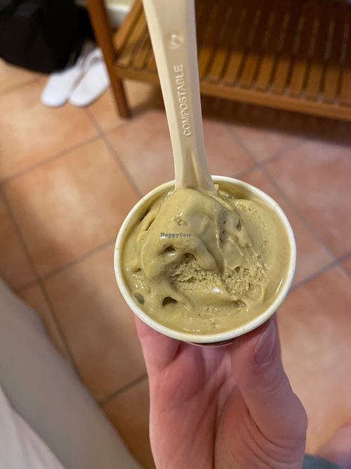 Vegan pistachio. 6-8 flavours available without milk   at Gelateria Lapecoranera in Brescia