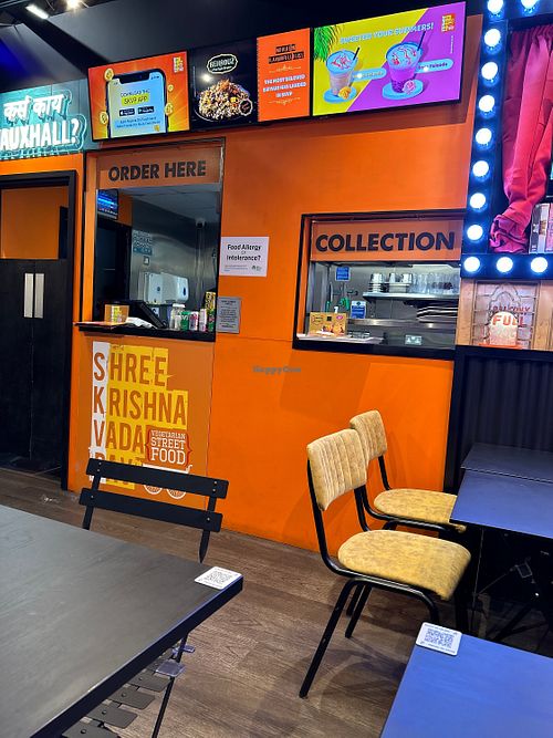 Order counter   at Shree Krishna Vada Pav - Vauxhall in South West London