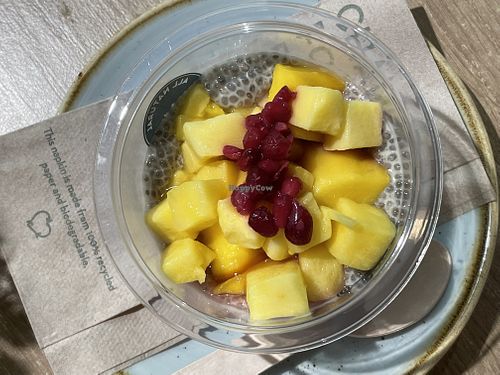 Mango chia pudding   at VIE - Dean & David in Vienna