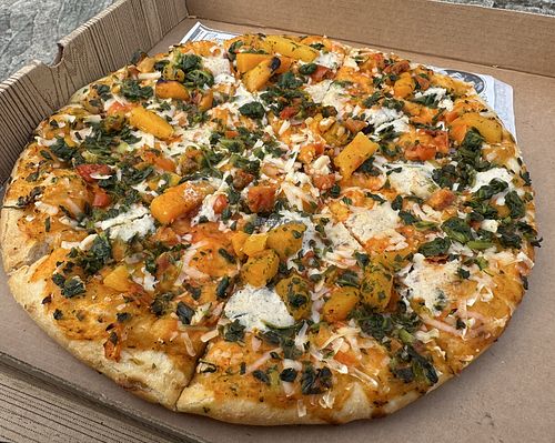Vegan pizzaa  at La Parada de Ionut in Palas De Rei