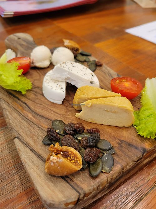 Small cheese plate at CHOICE in Kyoto