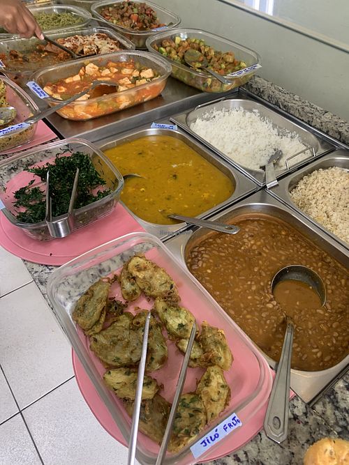 Buffet de pratos quentes.  at Restaurante Vegetariano Novo Tempo in Divinopolis