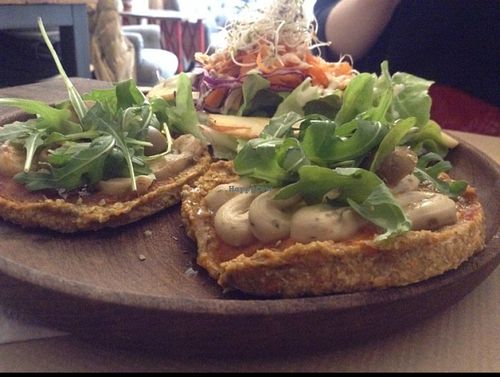 Cashew nut cheese Pizza at El Cafe Blueproject in Barcelona