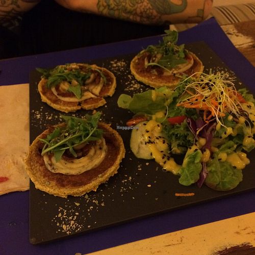 raw pizza at El Cafe Blueproject in Barcelona