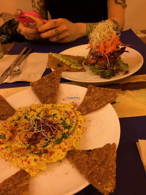 raw hummus at El Cafe Blueproject in Barcelona