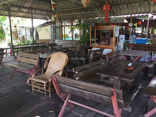 Dining room at Happy Green in Chiang Mai