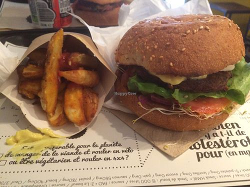 burger  at Hank Cuisine Végétale - Archives in Paris