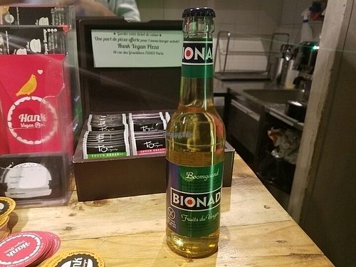 a semisweet drink at Hank Cuisine Végétale - Archives in Paris