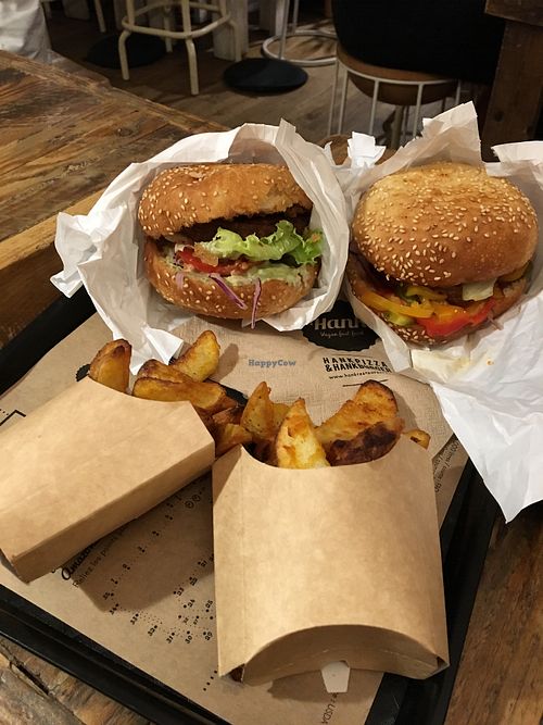 Le Touriste & L'Allumé at Hank Cuisine Végétale - Archives in Paris