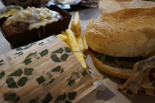 Hank Vegan Burger at Hank Cuisine Végétale - Archives in Paris