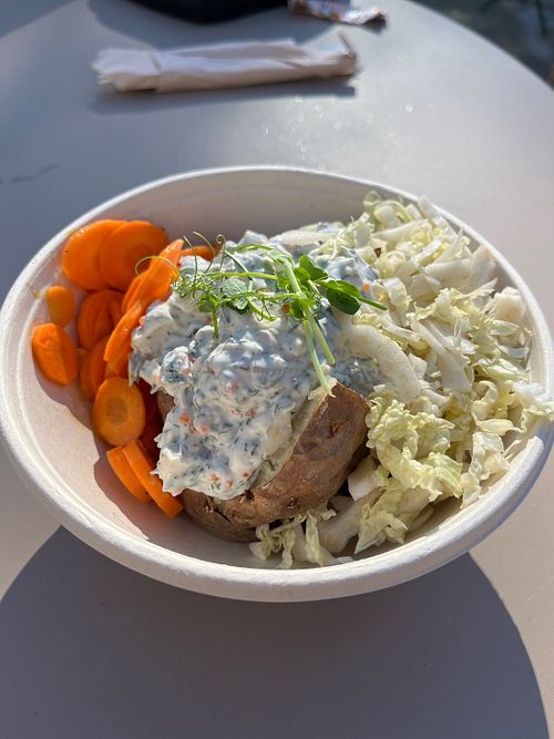 Bales potatoe with filling   at Runda Gummans Glada Mat in Faerjestadenen