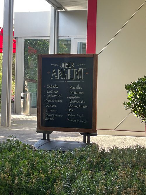   at Lilly Vanilly in Brandis