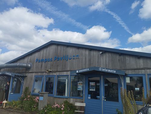 F at Pampus Paviljoen in Muiden