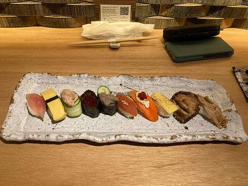 10 flavour sushi at Shojin Sushi Minamo in Osaka