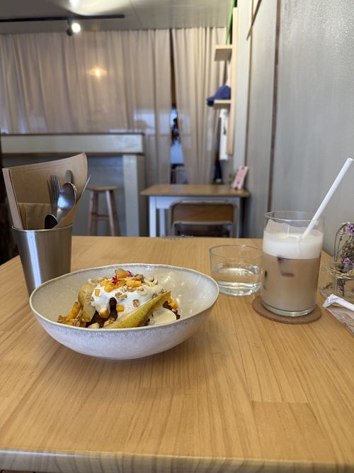 FOLK茶菓 (folksaka) cafe + bakery