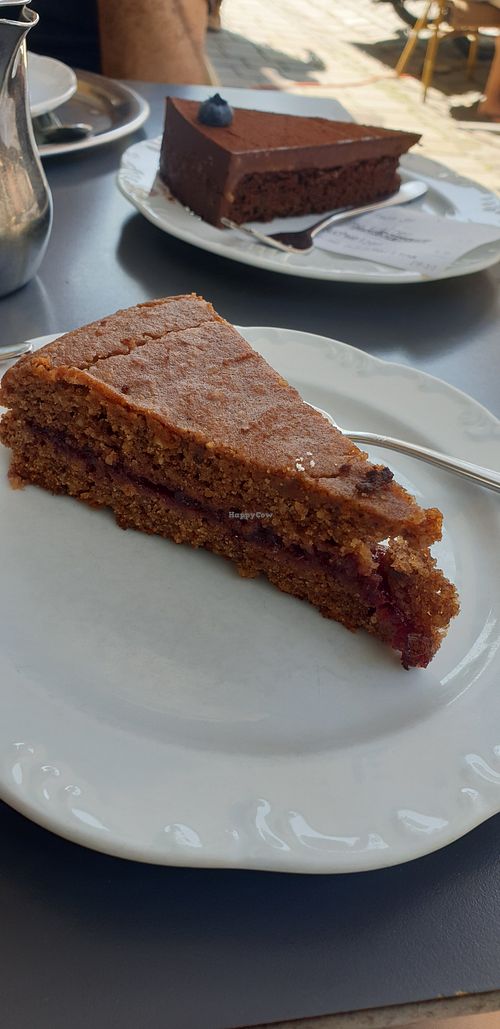 Buchweizenkuchen, vegan und glutenfrei at Barbara Krönner Konditorei Kaffeehaus in Murnau