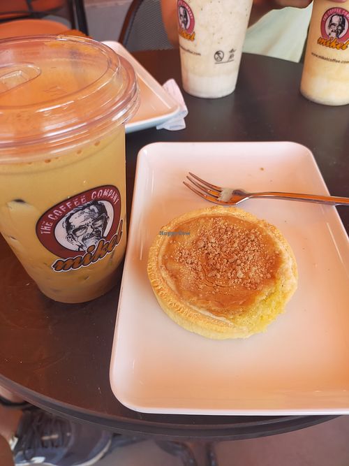Cappuccino freddo with coconut milk and lotus tart at Mikel Coffee in Istanbul