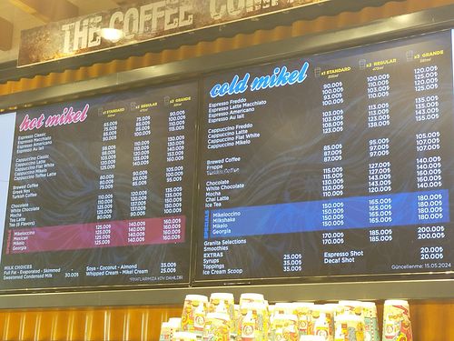 Lot of hot and cold drinks at Mikel Coffee in Istanbul