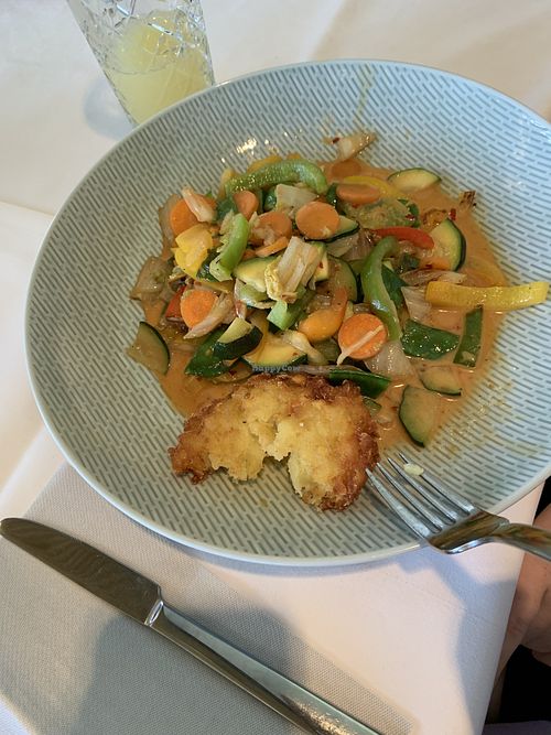 Wok veg (minus rice plus hash brown… we shared)  at Golf Restaurant Sachsenross in Noerten-hardenberg