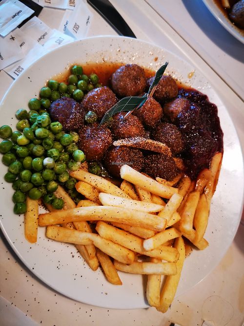 Plant balls, vegan gravy, lingonberry jam, peas, chips. Make sure you tell them you are vegan though as there Is a non-vegan friendly gravy. I think this was under £10 at IKEA in Glasgow