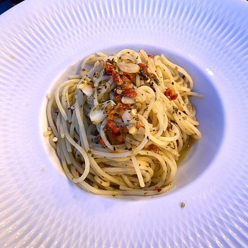 Spaghetti aglio  at Helvetia  in Lezzeno