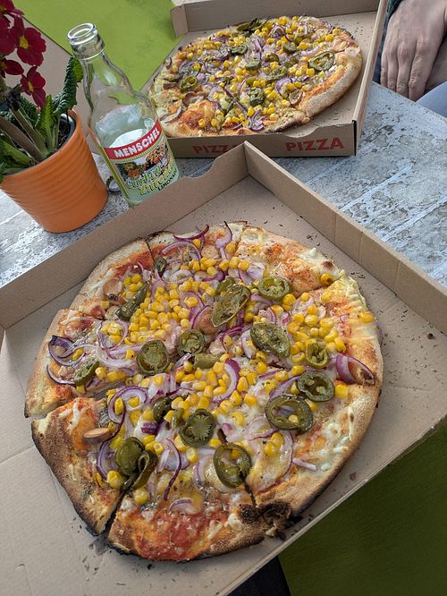 Pizza BBQ vegan + Jalapenos 🤤 at Pizza Syndikat in Dresden