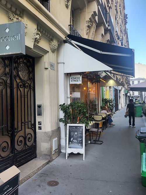 Entrance at Kimchi Street in Paris