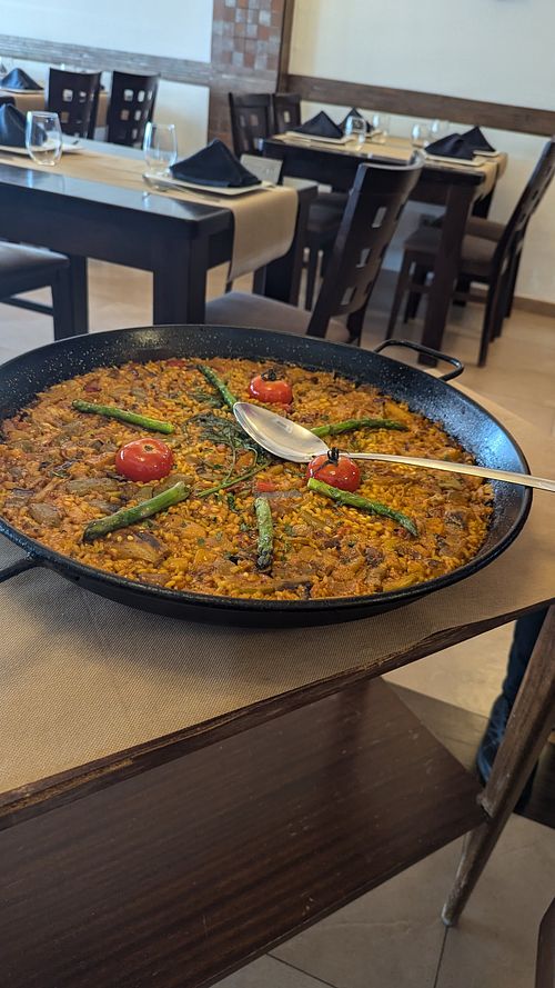Paella de verduras y boletus at Anubo in Oropesa