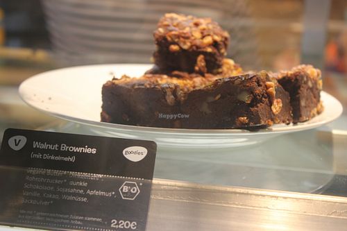 Vegan walnut brownies at Goodies Berlin - Friedrichshain in Berlin