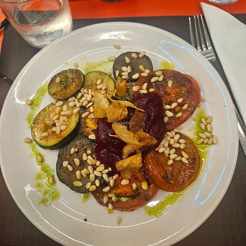 Ratatouille met rodebiet humus at Mesón de la Tortilla in Pamplona