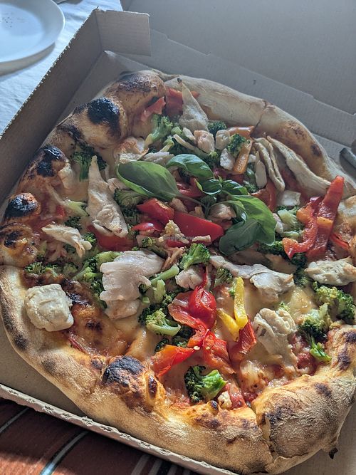 Die vegane Pizza Chicken at PiPaPo in Northeim