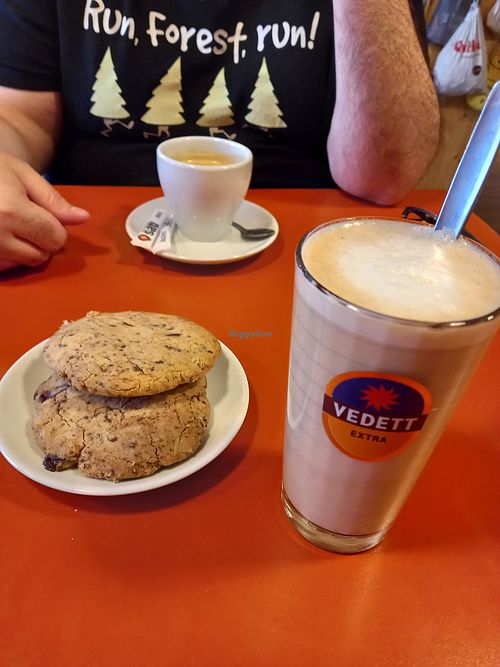 Cookies chocolat fleur de sel, café latte (lait d'avoine) at Philibar in Strasbourg