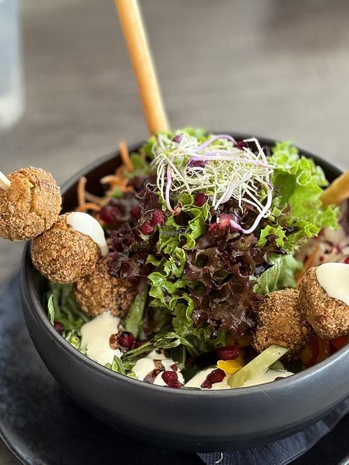 Vegane Falafel Bowl  at Die Fliegerei in Zell Am See