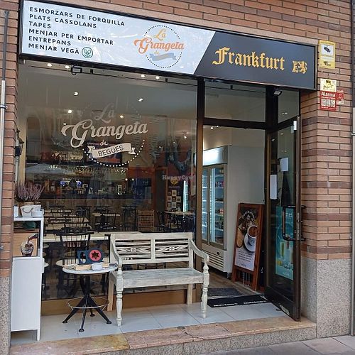 No solo de carne vive el humano. Ven y te sorprenderemos at La Grangeta De Begues in Begues