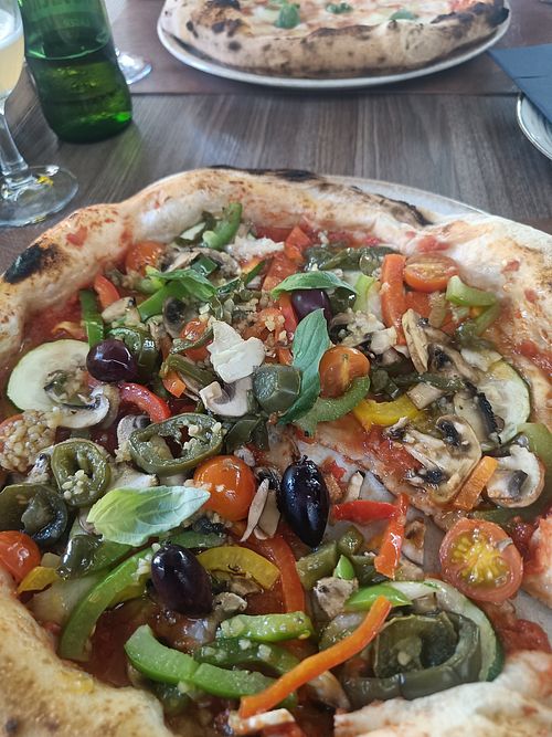 Vegetarian pizza no cheese at Piramida Pizza & Bar in Zadar