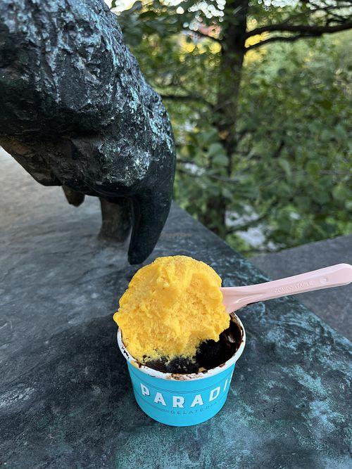 Sorbet by a local landmark!  at Paradis - Torggata in Oslo