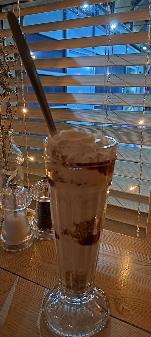 Cranachan sundae at Mono in Glasgow