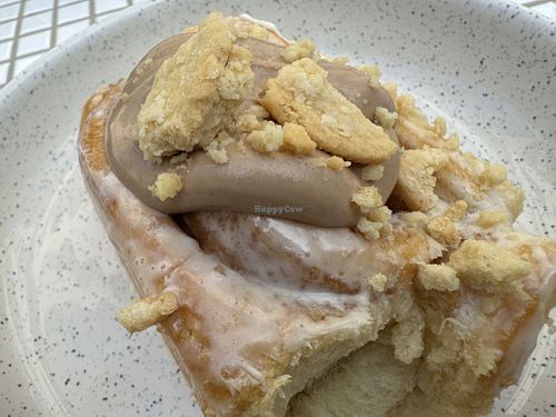 vegan cinnamon roll  at Cinnamood in Basel