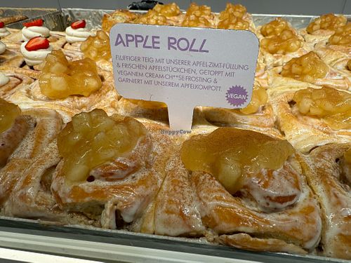 apple roll vegan at Cinnamood in Basel