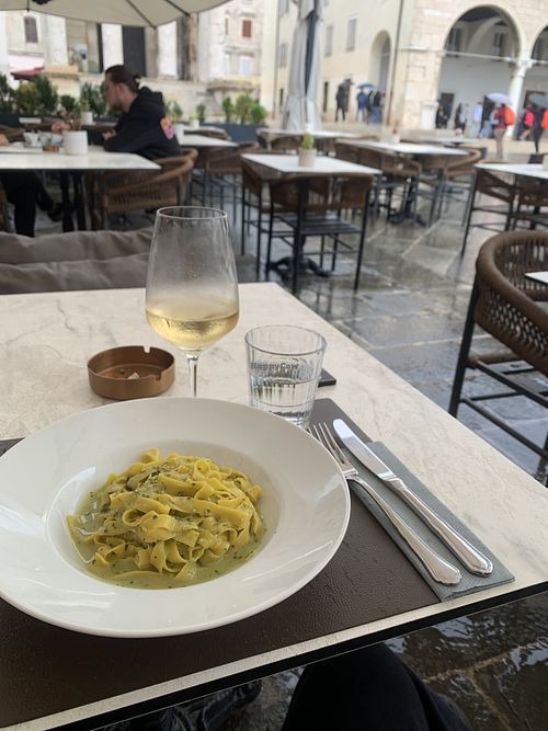   at Salon 1875 in Pula