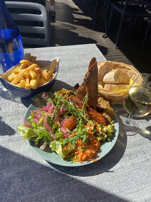 Superleckerer Salat  at Le Saint Louis in Belle-ile-en-mar