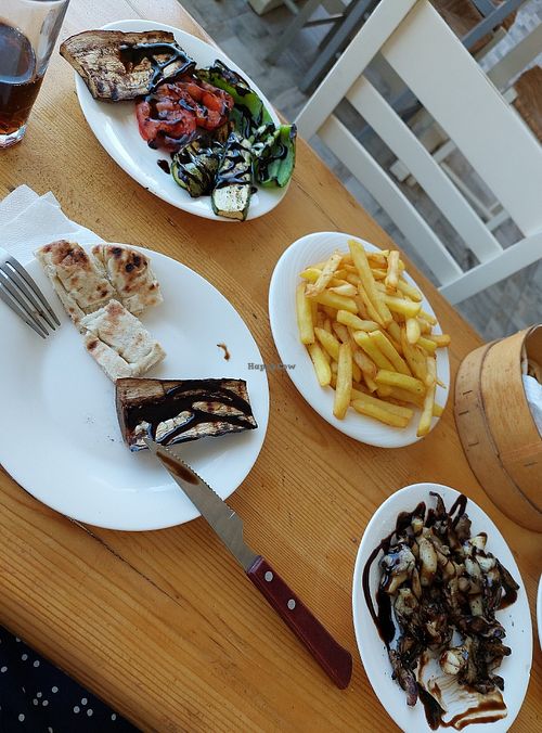 Pita bread, grilled vegetables, grilled mushrooms, fries at Kadiani's Hangout - Το στέκι της Καδιανής  in Crete