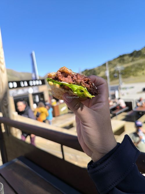 Muy rica la hamburguesa at Fast Food La Coma in Ordino