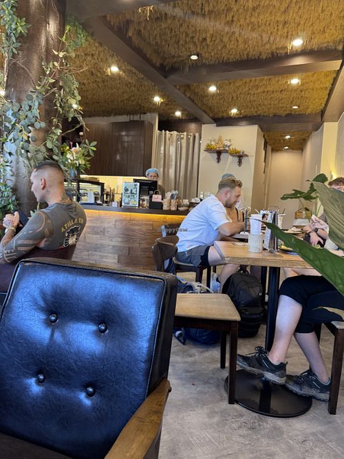 Counter   at Kem-Kon KhaoSan (เข้ม-ข้น ข้าวสาร) in Bangkok