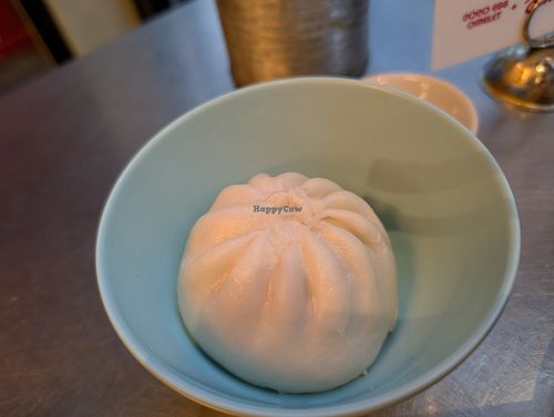 Veggie steamed bun (vegan) at Knees To Chin  in Antwerpen