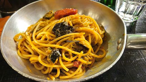 Spaghetti with eggplant, zucchini, tomatoes and olive oil at Il Tulipano Nero in Rome